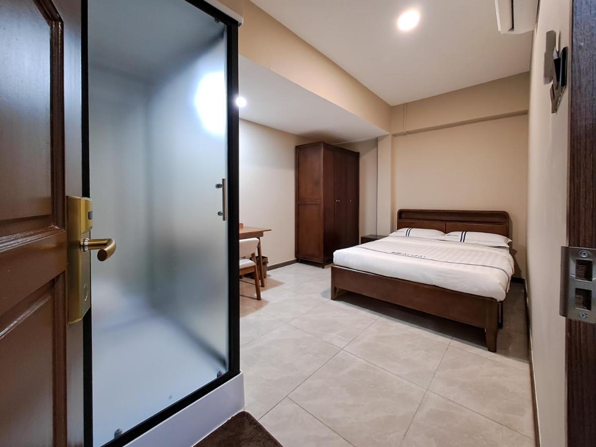 Global Residency Hotel Kota Kinabalu Kültér fotó
